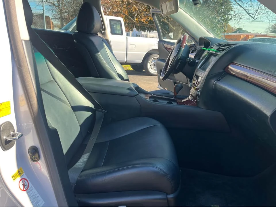 2008 Lexus LS 4th Gen - Image 12 of 13