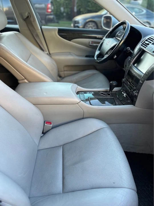 2008 Lexus LS 4th Gen - Image 11 of 13