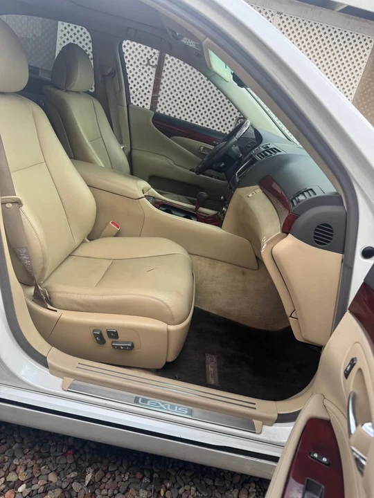 2008 Lexus LS 4th Gen - Image 5 of 8