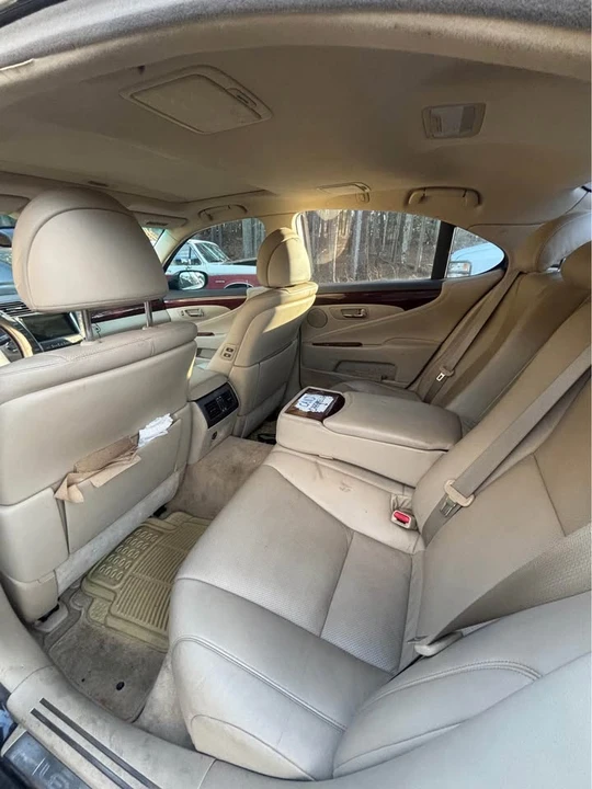2008 Lexus LS 4th Gen - Image 9 of 14