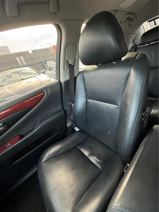 2008 Lexus LS 4th Gen - Image 10 of 15