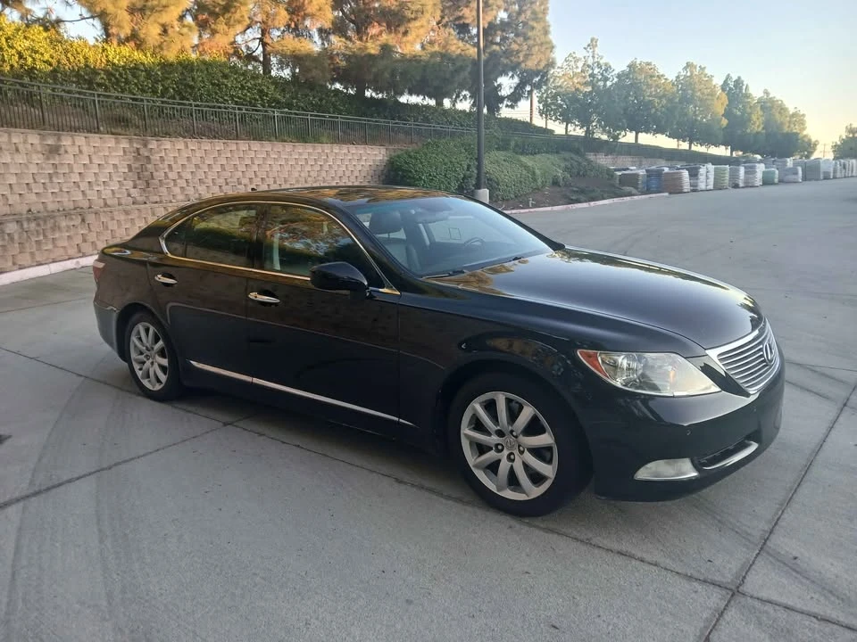 2008 Lexus LS 4th Gen - Image 5 of 8