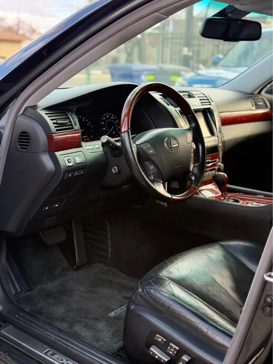 2008 Lexus LS 4th Gen - Image 5 of 15