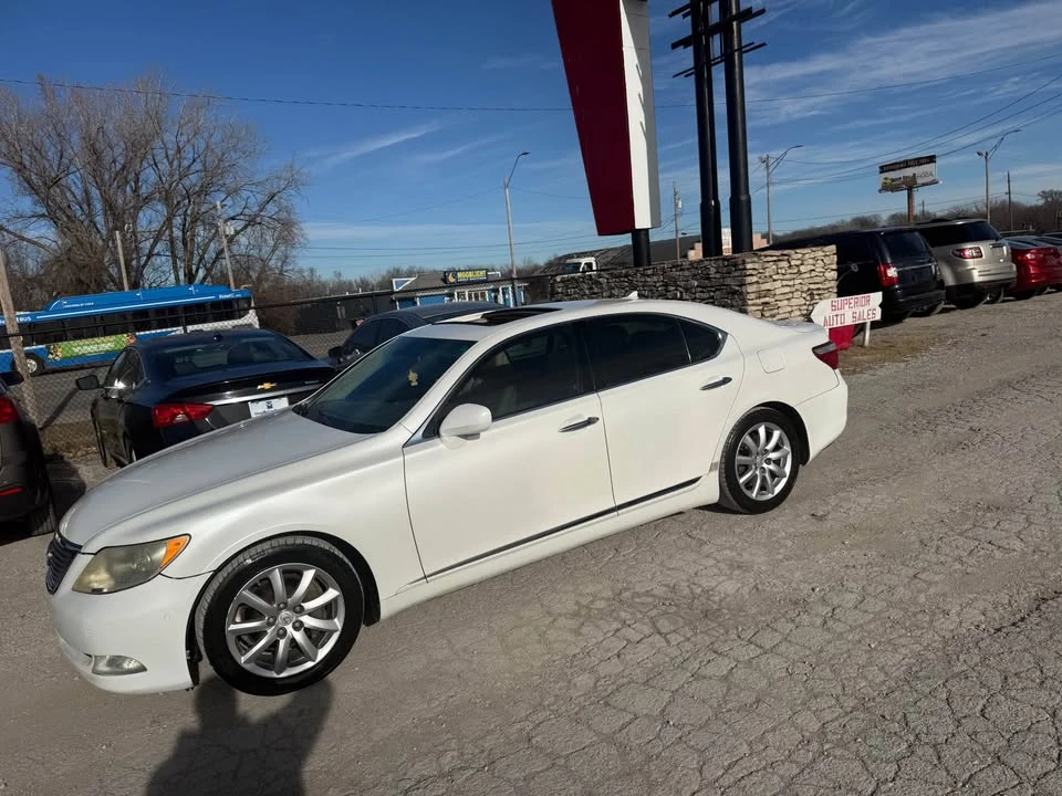 2008 Lexus LS 4th Gen - Image 15 of 19