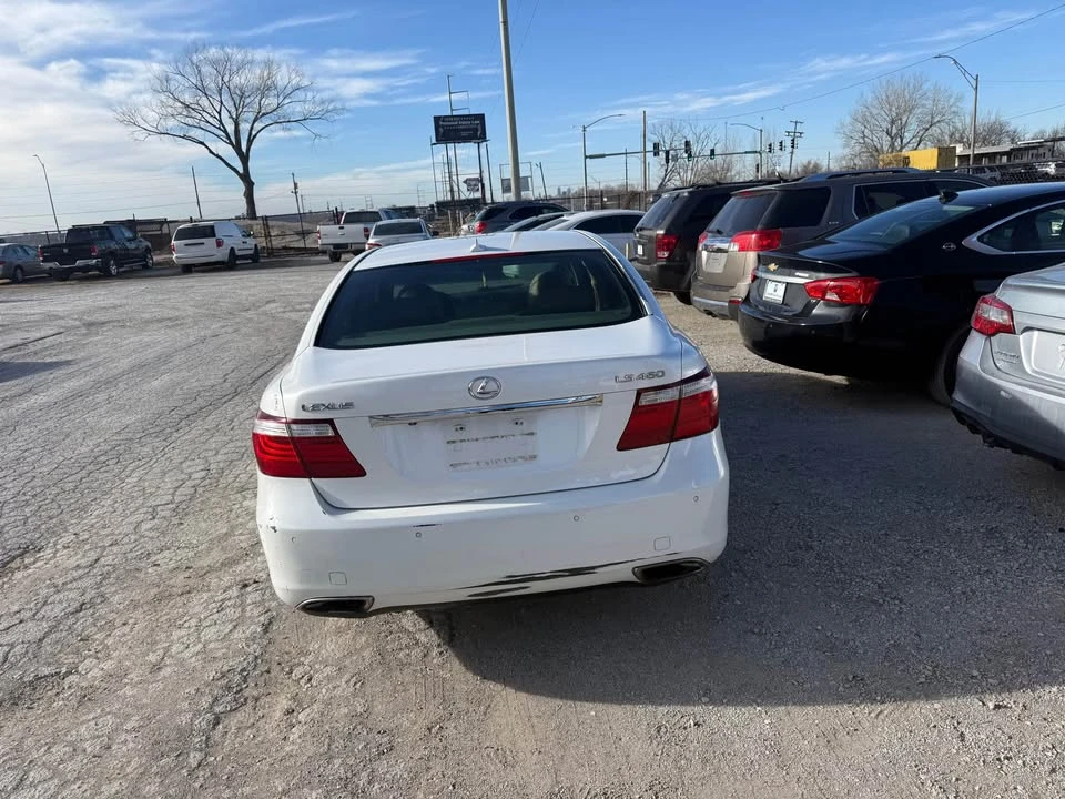 2008 Lexus LS 4th Gen - Image 10 of 19