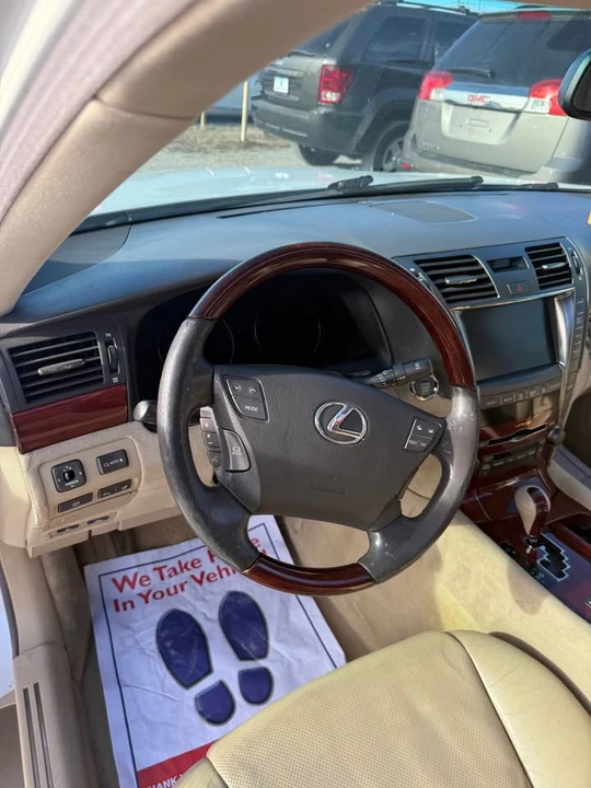 2008 Lexus LS 4th Gen - Image 9 of 19