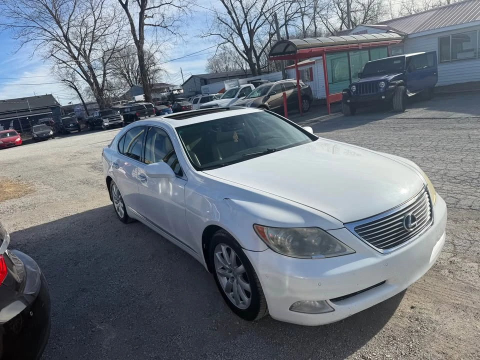 2008 Lexus LS 4th Gen - Image 18 of 19