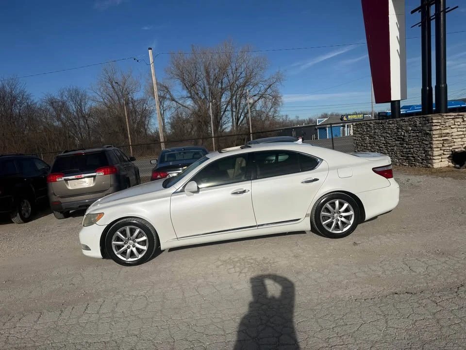2008 Lexus LS 4th Gen - Image 14 of 19