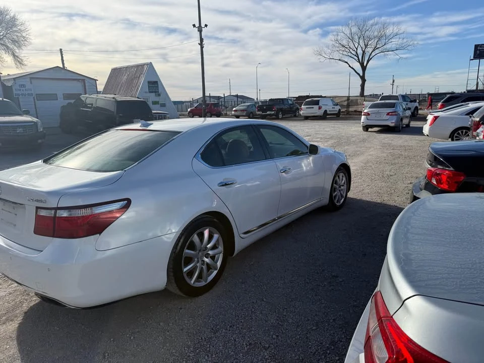 2008 Lexus LS 4th Gen - Image 11 of 19