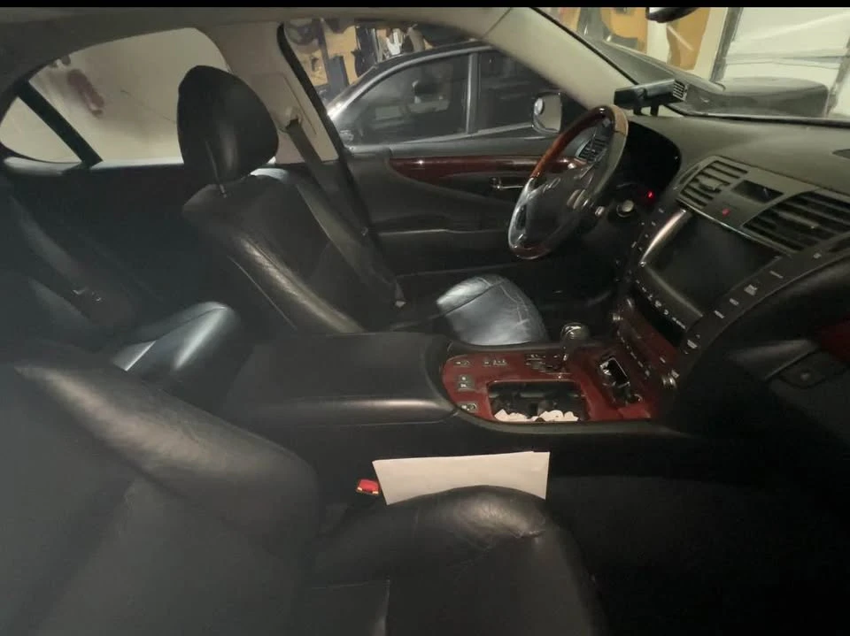 2008 Lexus LS 4th Gen - Image 15 of 18