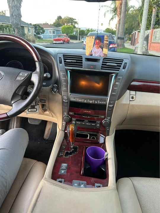 2008 Lexus LS 4th Gen - Image 5 of 10