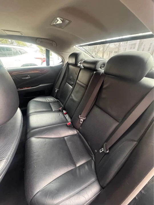 2008 Lexus LS 4th Gen - Image 14 of 15