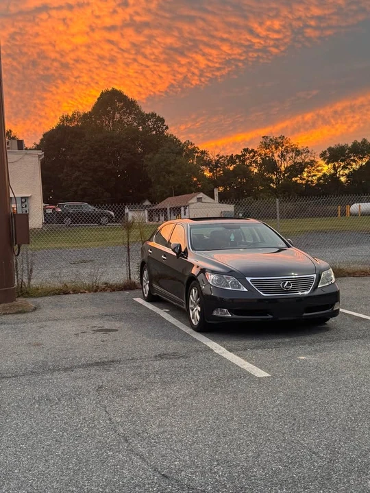 2008 Lexus LS 4th Gen - Image 10 of 15