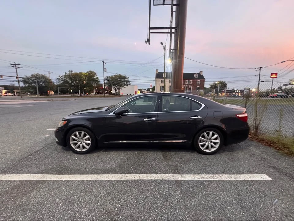 2008 Lexus LS 4th Gen - Image 9 of 15