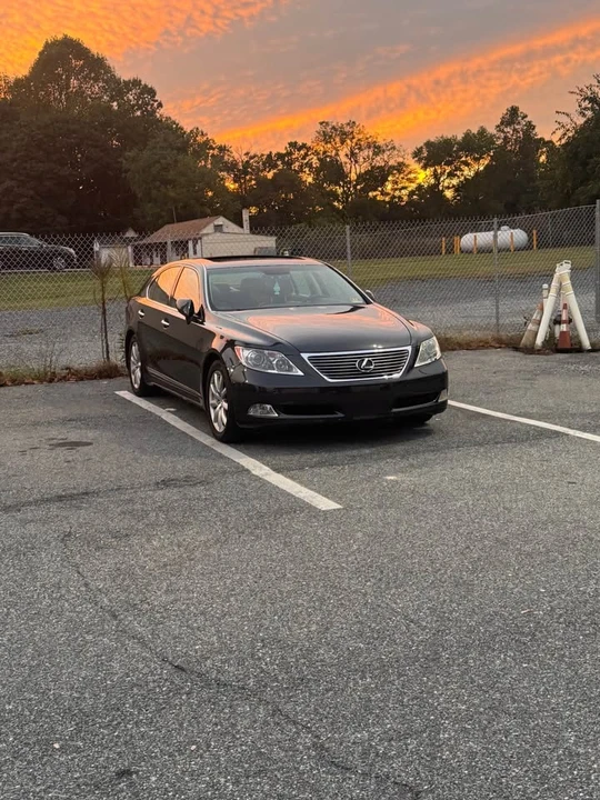 2008 Lexus LS 4th Gen - Image 11 of 15
