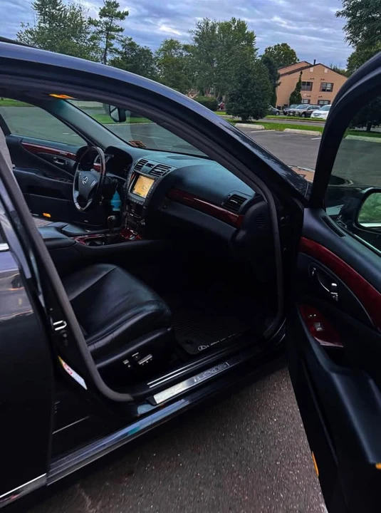 2008 Lexus LS 4th Gen - Image 3 of 10