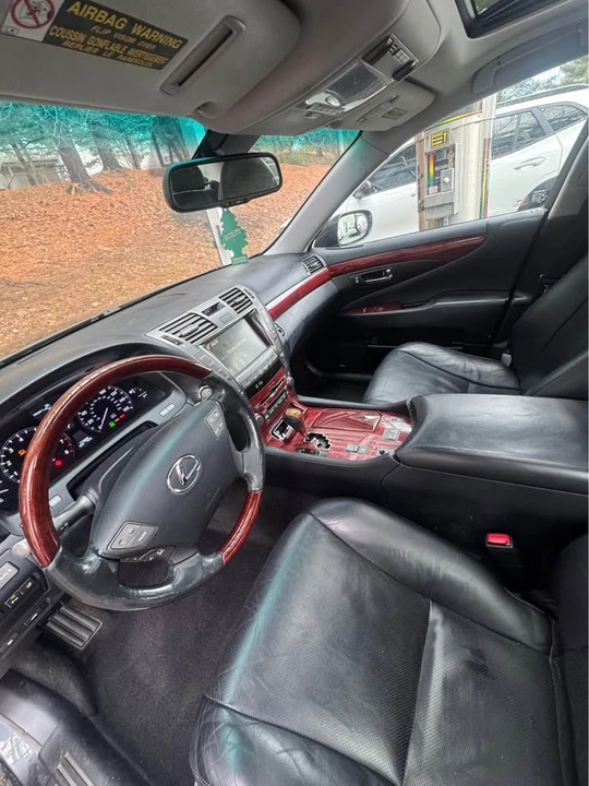 2008 Lexus LS 4th Gen - Image 5 of 15