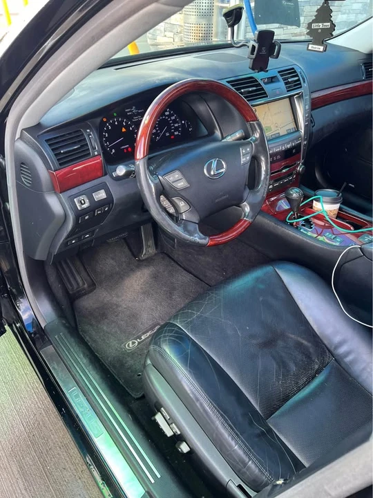 2008 Lexus LS 4th Gen - Image 3 of 8