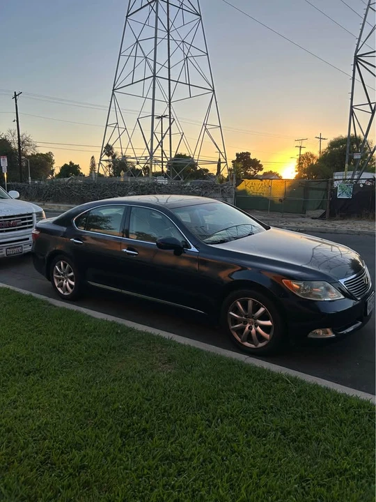 2008 Lexus LS 4th Gen - Image 3 of 10