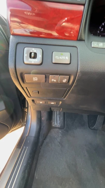 2008 Lexus LS 4th Gen - Image 13 of 16