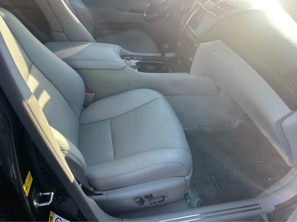 2008 Lexus LS 4th Gen - Image 9 of 10