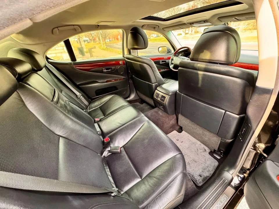 2008 Lexus LS 4th Gen - Image 13 of 19