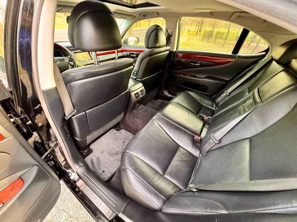 2008 Lexus LS 4th Gen - Image 11 of 19