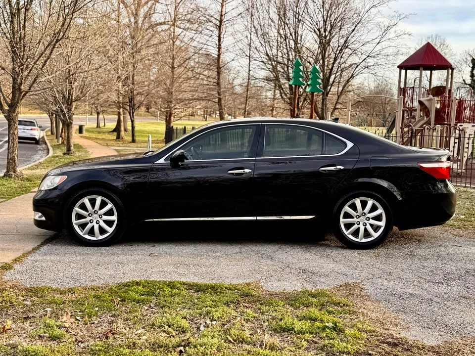 2008 Lexus LS 4th Gen - Image 2 of 20