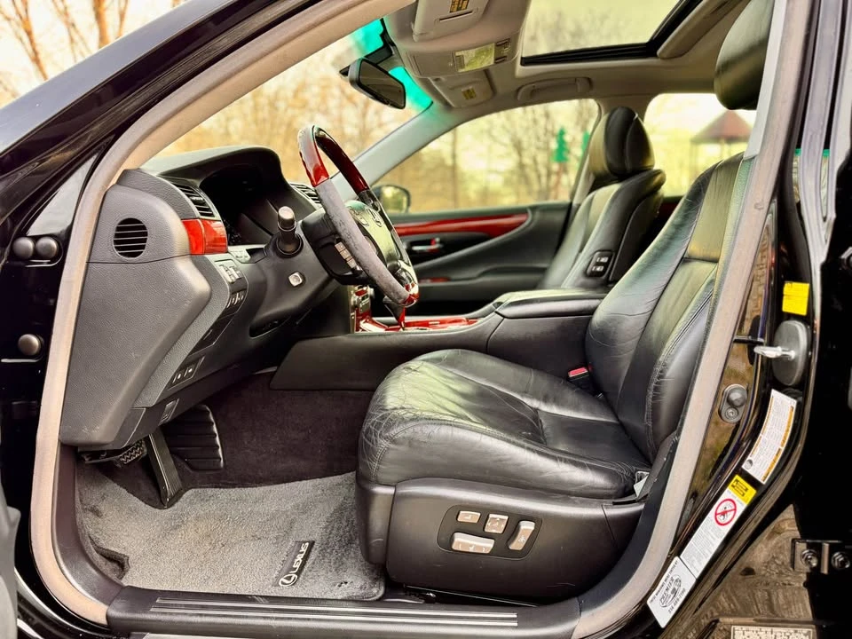 2008 Lexus LS 4th Gen - Image 17 of 20