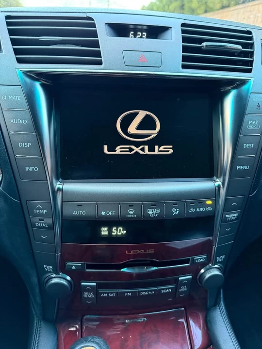 2008 Lexus LS 4th Gen - Image 11 of 14