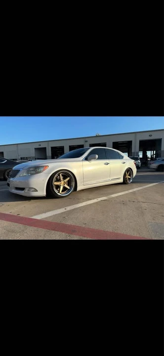 2008 Lexus LS 4th Gen - Image 9 of 20