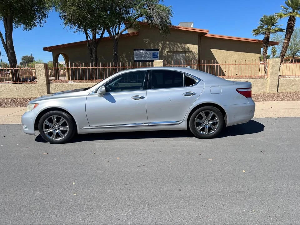 2008 Lexus LS 4th Gen - Image 5 of 10