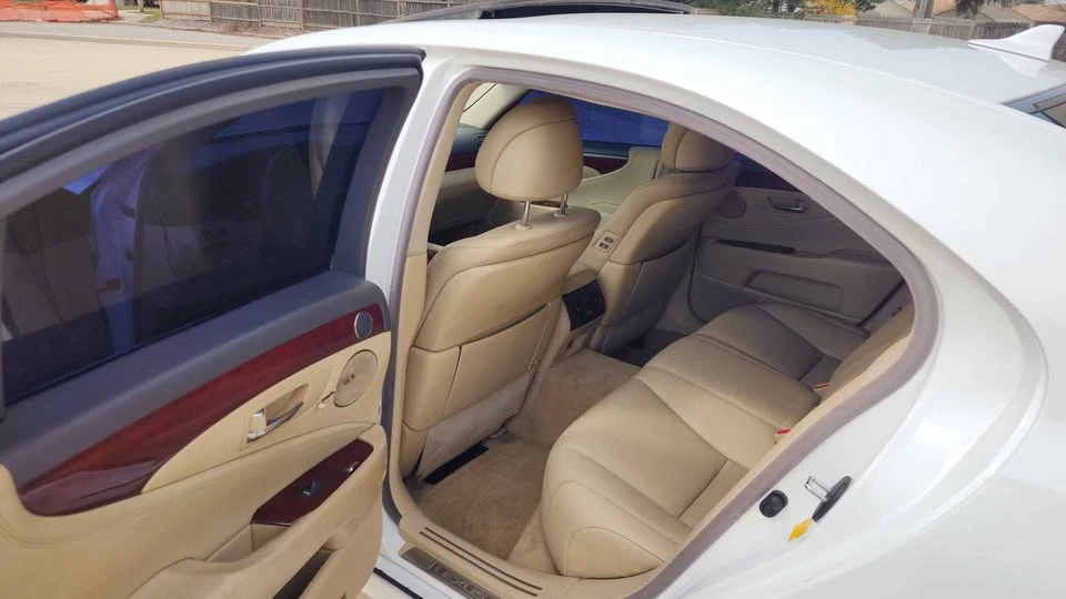 2008 Lexus LS 4th Gen - Image 16 of 19