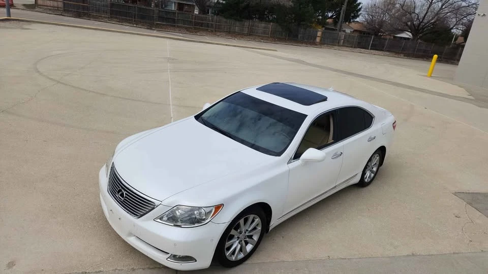 2008 Lexus LS 4th Gen - Image 17 of 19