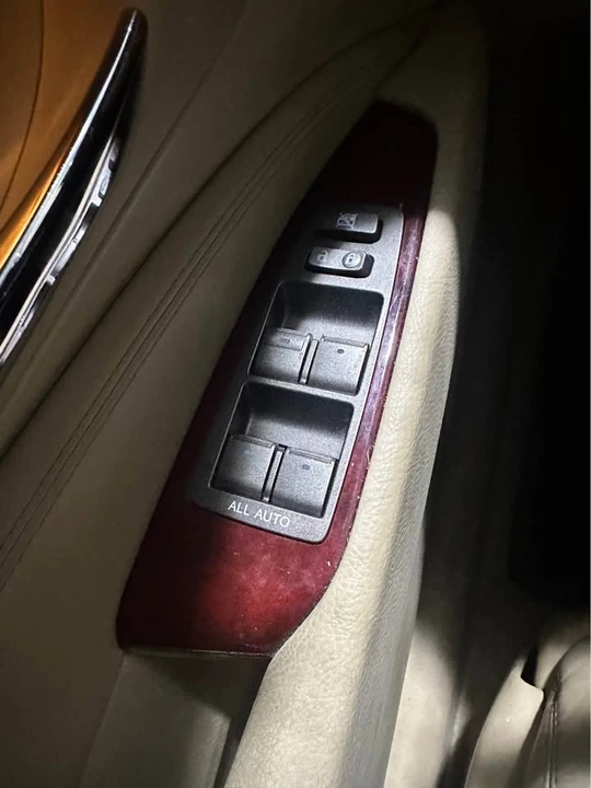 2008 Lexus LS 4th Gen - Image 14 of 17