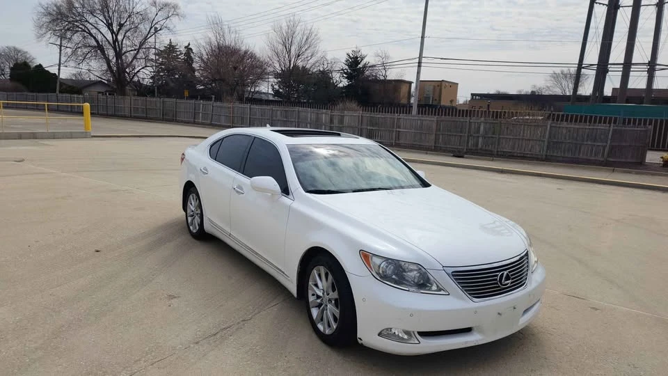 2008 Lexus LS 4th Gen - Image 18 of 19