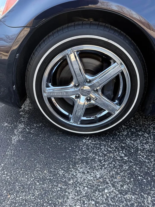 2008 Lexus LS 4th Gen - Image 11 of 17