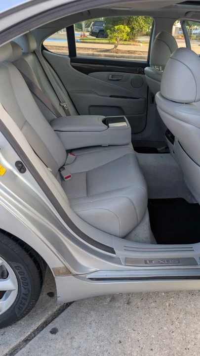2008 Lexus LS 4th Gen - Image 9 of 14