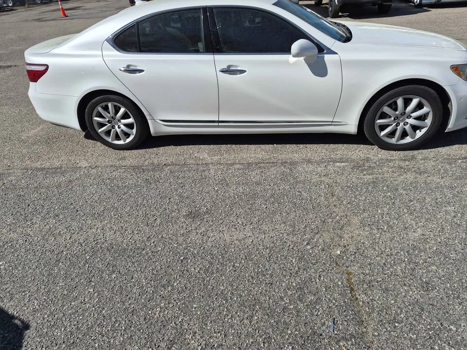 2008 Lexus LS 4th Gen - Image 5 of 18