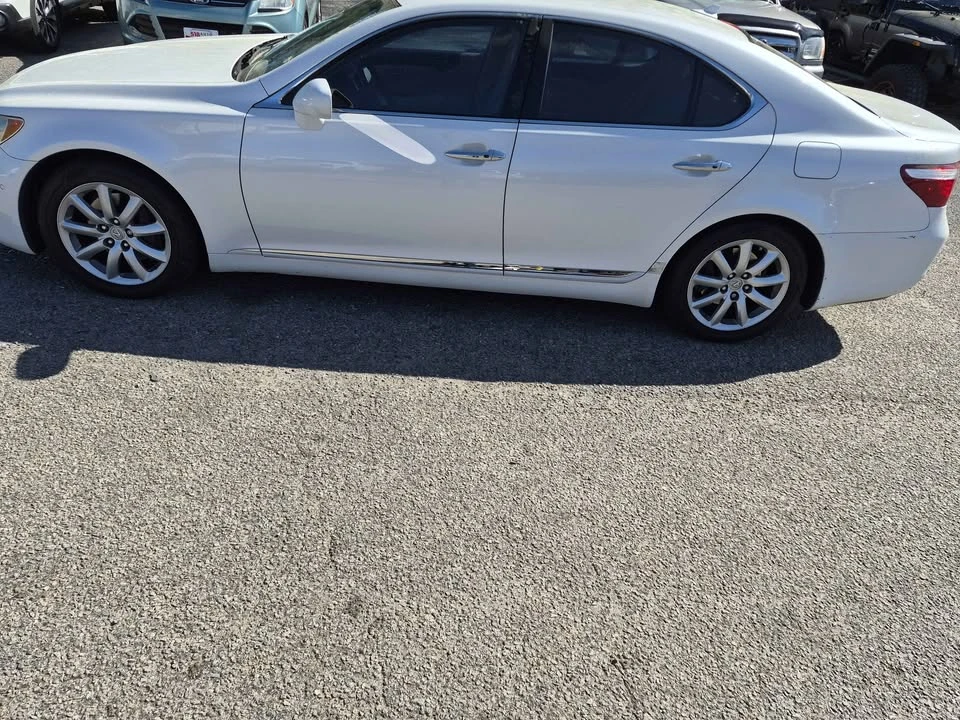2008 Lexus LS 4th Gen - Image 4 of 18