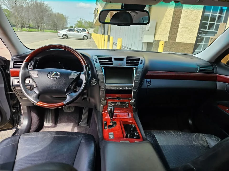 2008 Lexus LS 4th Gen - Image 9 of 13