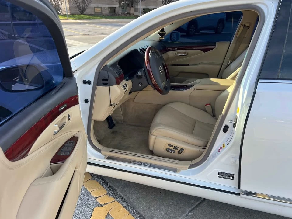 2008 Lexus LS 4th Gen - Image 12 of 19