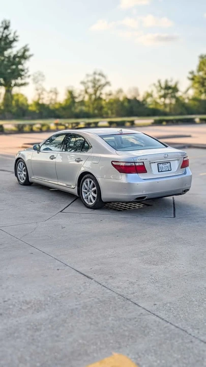 2008 Lexus LS 4th Gen - Image 3 of 14