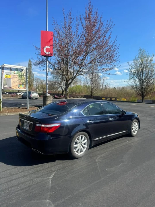 2008 Lexus LS 4th Gen - Image 5 of 8