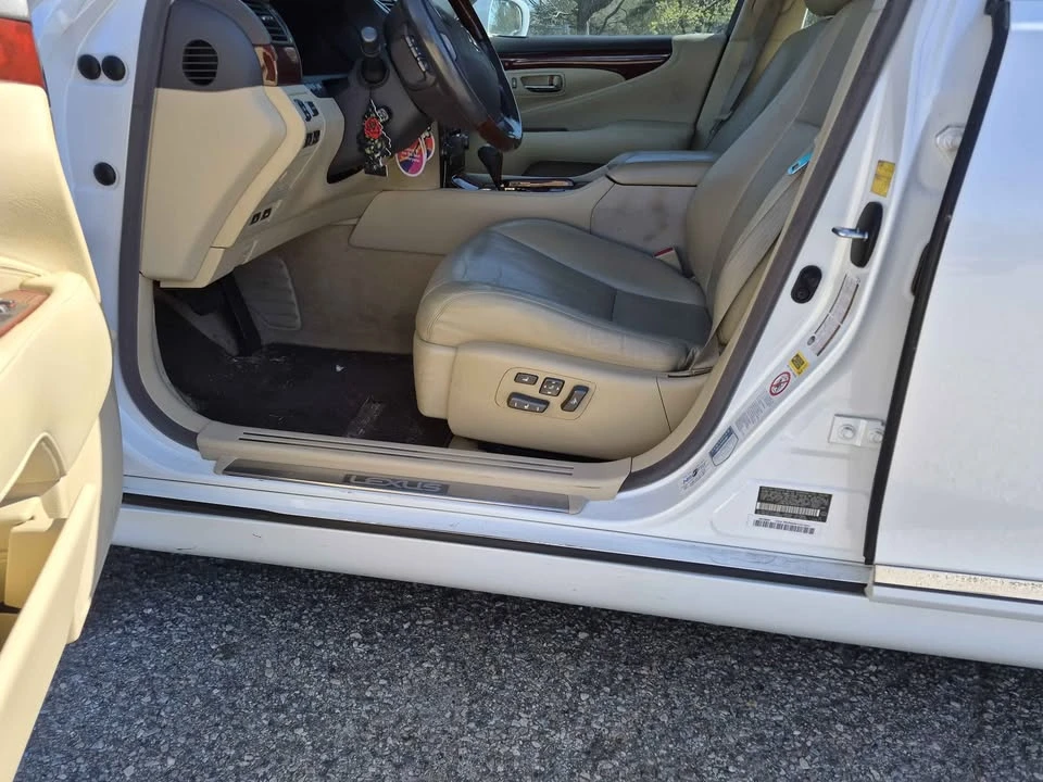 2008 Lexus LS 4th Gen - Image 14 of 18