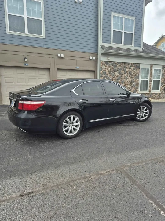 2008 Lexus LS 4th Gen - Image 9 of 16