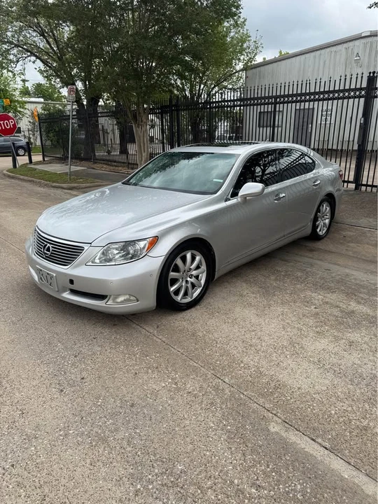 2008 Lexus LS 4th Gen - Image 10 of 16