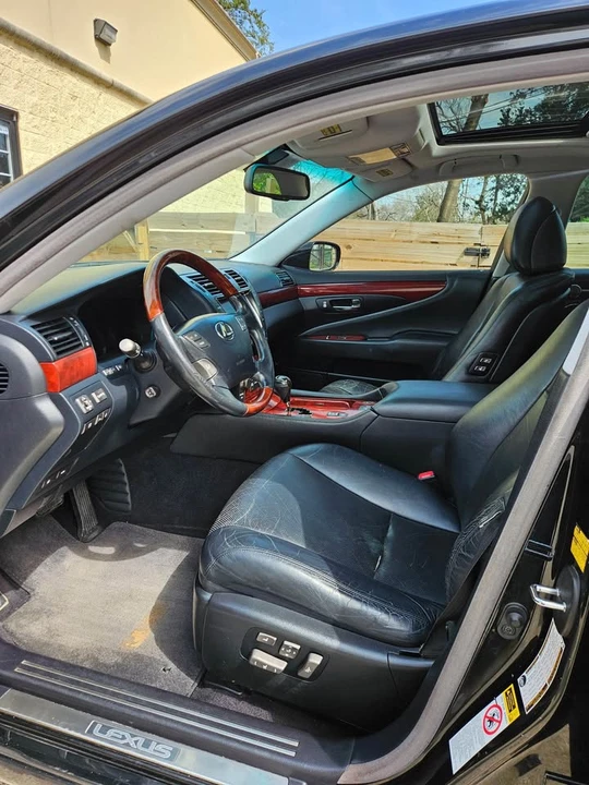 2008 Lexus LS 4th Gen - Image 11 of 13
