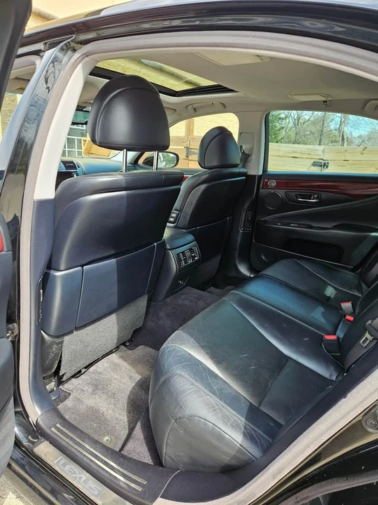 2008 Lexus LS 4th Gen - Image 12 of 13