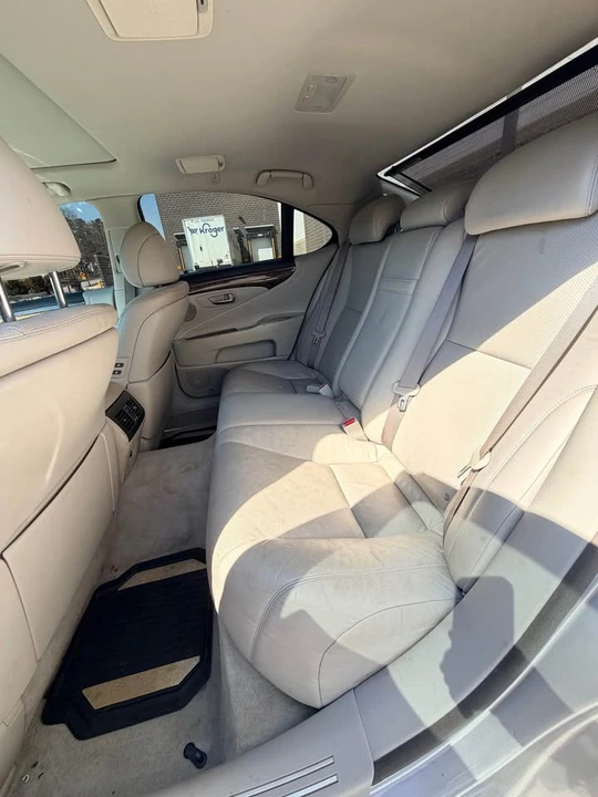 2008 Lexus LS 4th Gen - Image 11 of 13